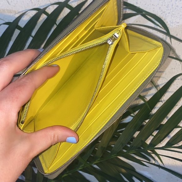 Celine Zipped Wallet ☀️ - Picture 10 of 17